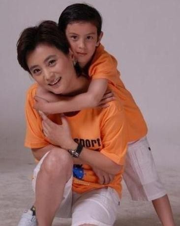 李玲玉的2段婚姻皆“被离婚”，34岁征服犹太富