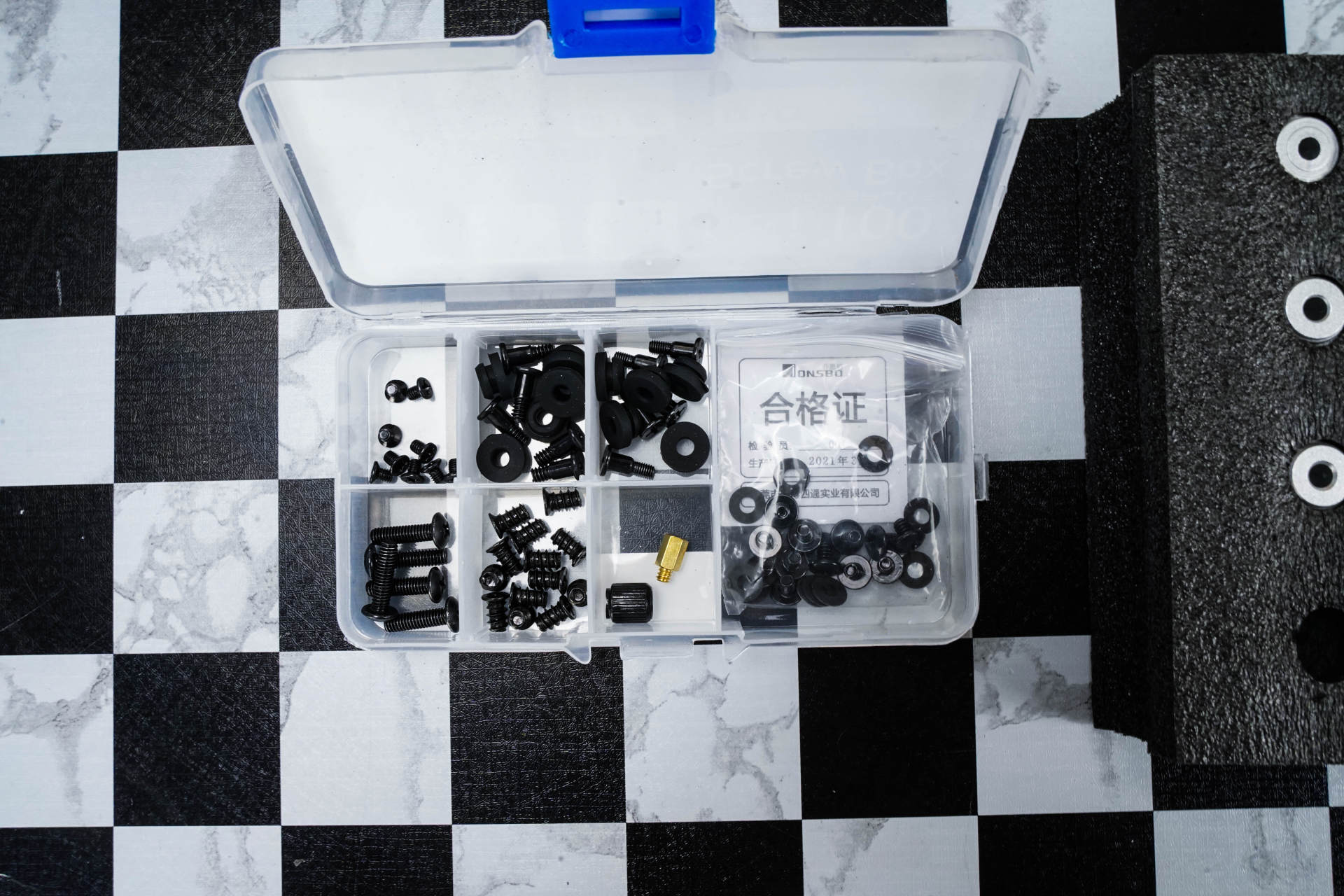 办公电脑也要高颜值，帮闺蜜组装电脑，我自己却爱了