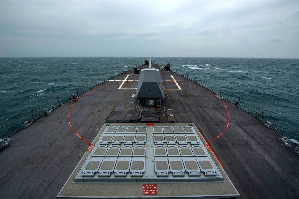 中美軍艦昨天同時現身蘭嶼外海，台軍方宣稱全程掌握