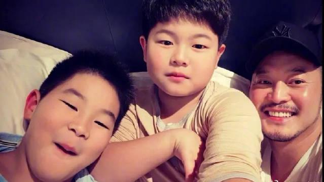 之前像胡一統，現在像李現，嗯哼的變化讓我們得出一個可怕的結論