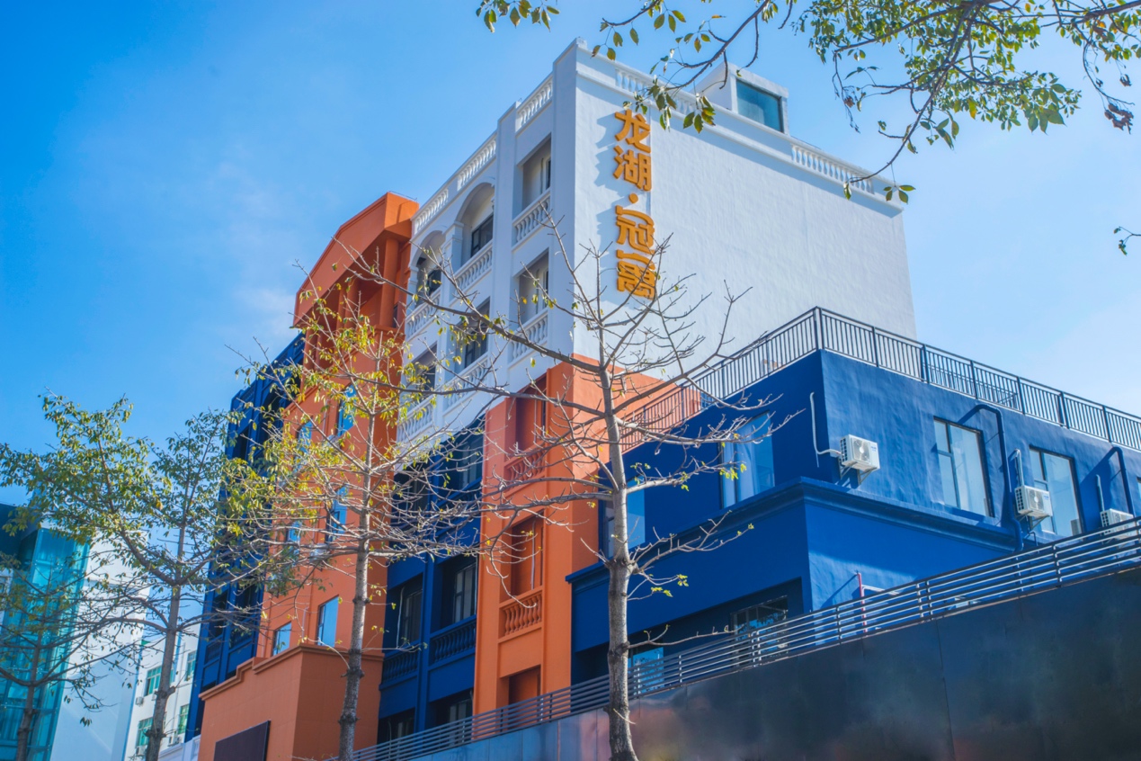 龙湖冠寓四周年租住向新瞰远而行