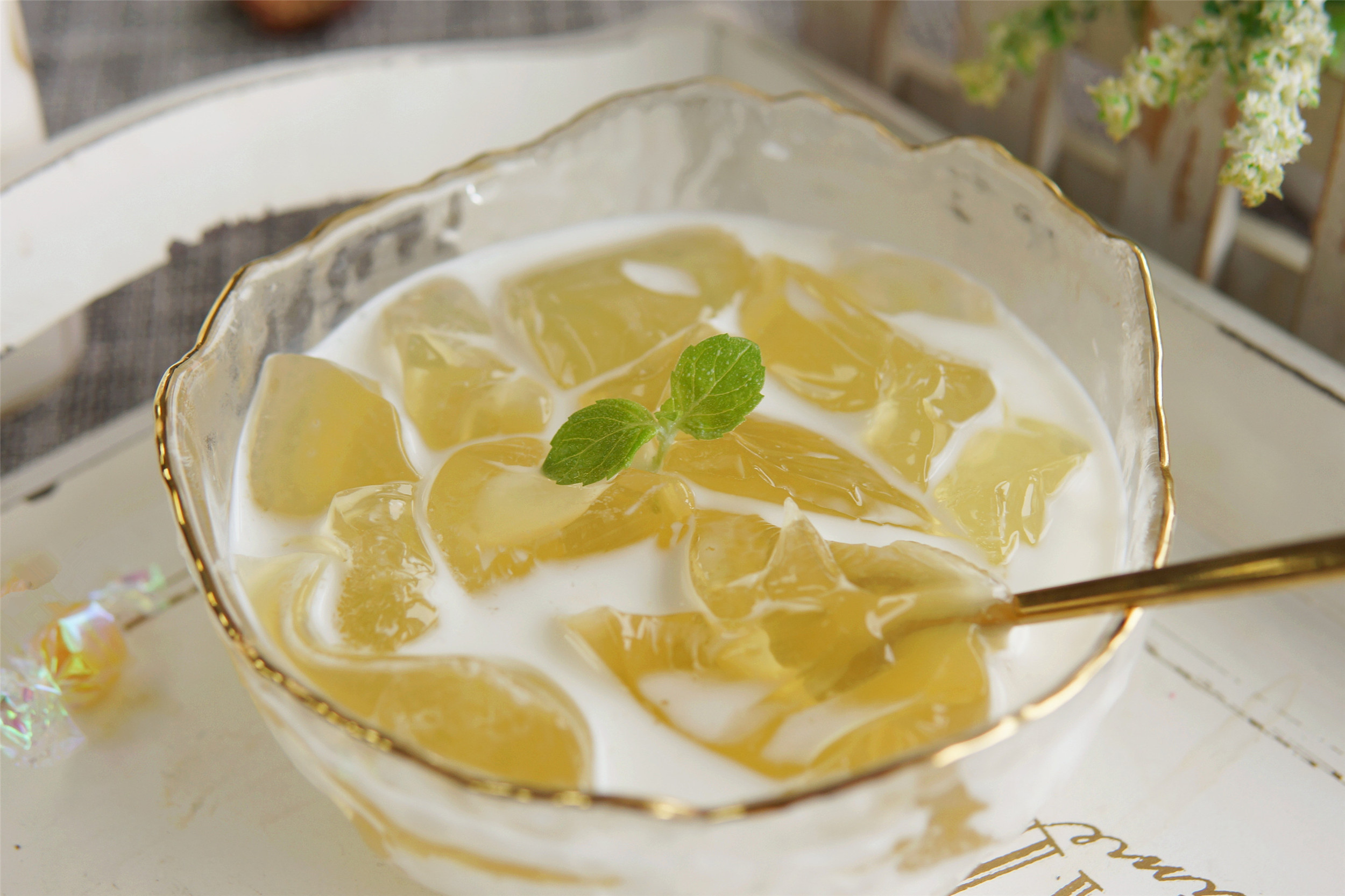 1个鸭梨1包奶，教你做“梨撞奶”，冻一冻，解暑冰爽好喝到飞起