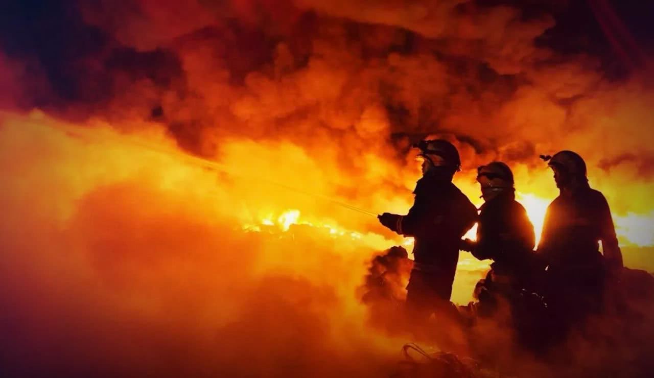 明星演唱会的票上千元，你们抢着要，钟南山挂