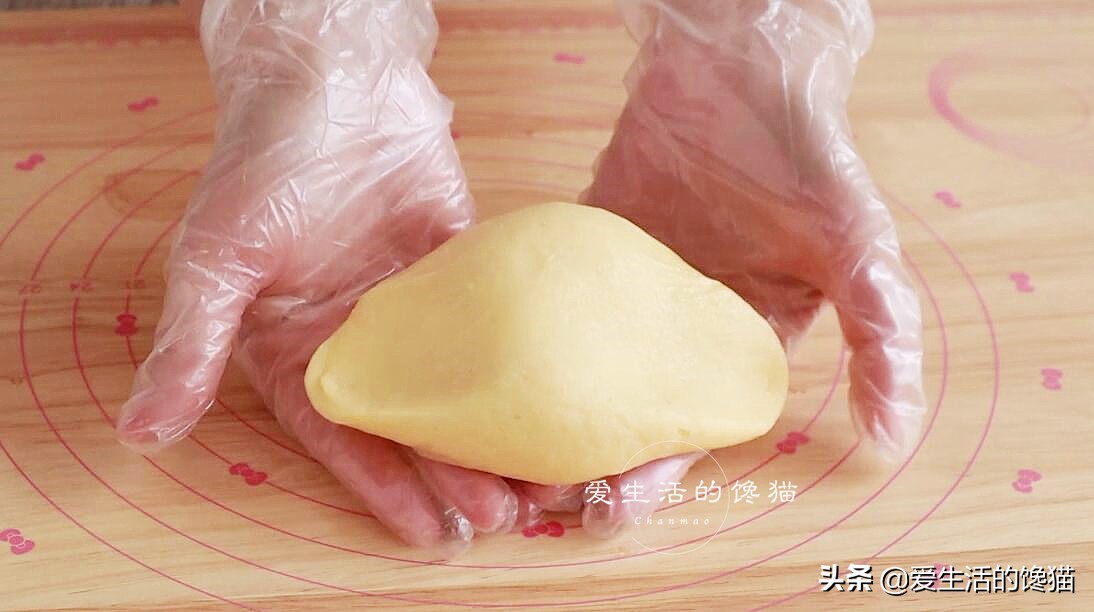 靠譜的麻薯包配方來了，揉一揉，烤一烤，個個空心圓溜溜