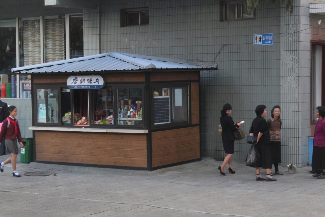 Living in North Korea, why do North Koreans like to eat instant noodles