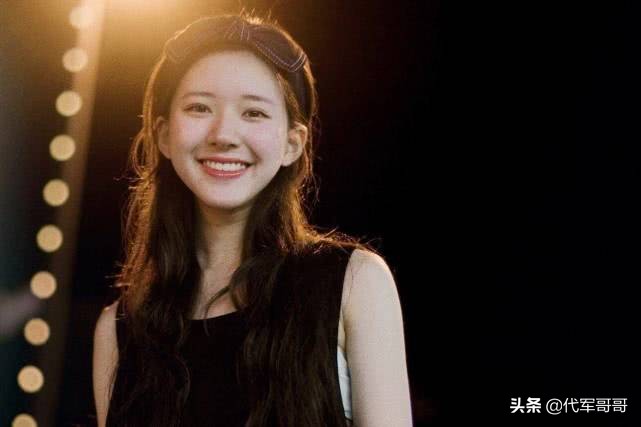 她是娃娃脸美女，演《传闻中的陈芊芊》走红，如今21岁成网剧一姐