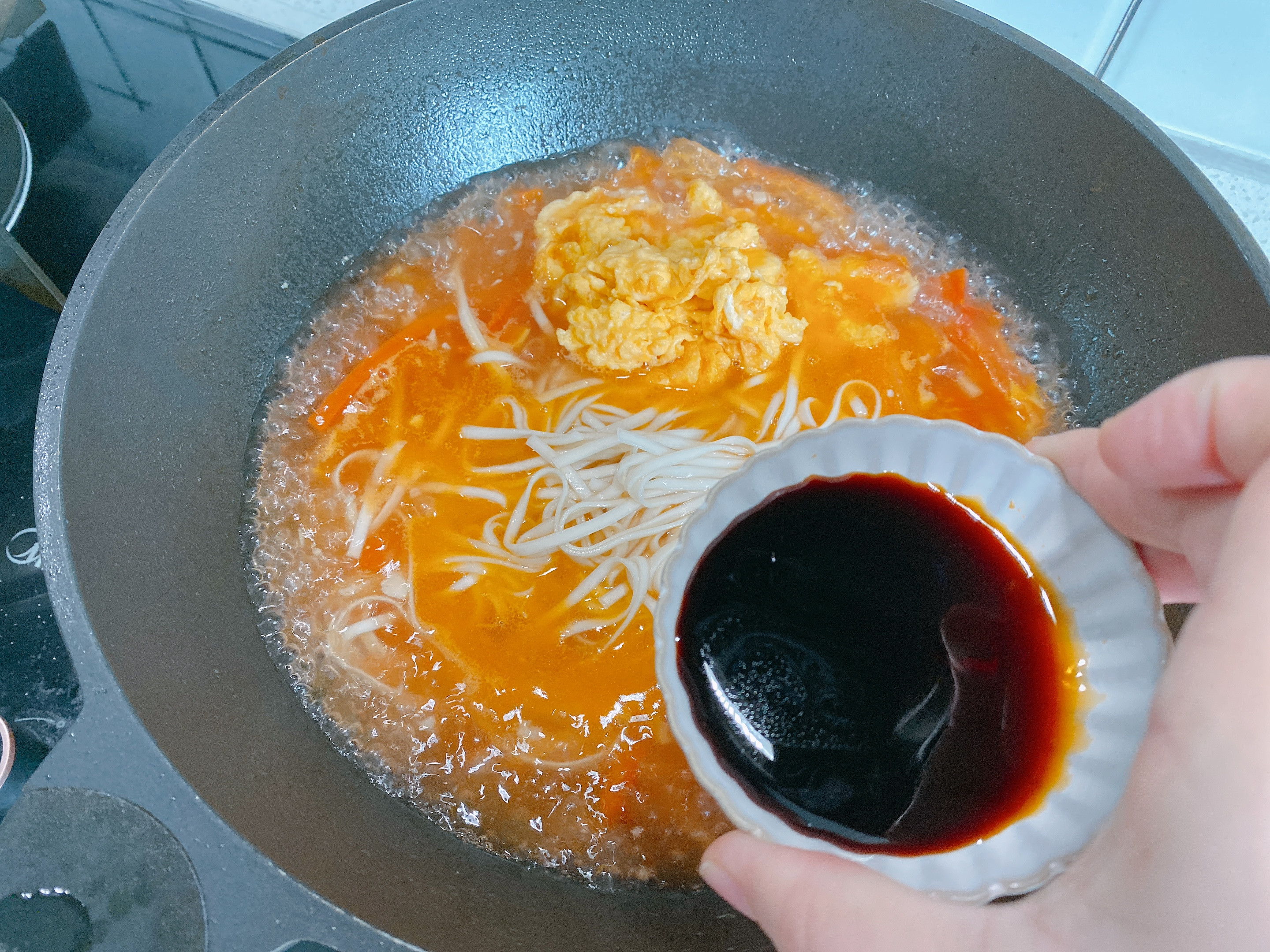 下雪天來一碗熱騰騰的湯麵，5種做法，10分鐘搞定，簡單有營養