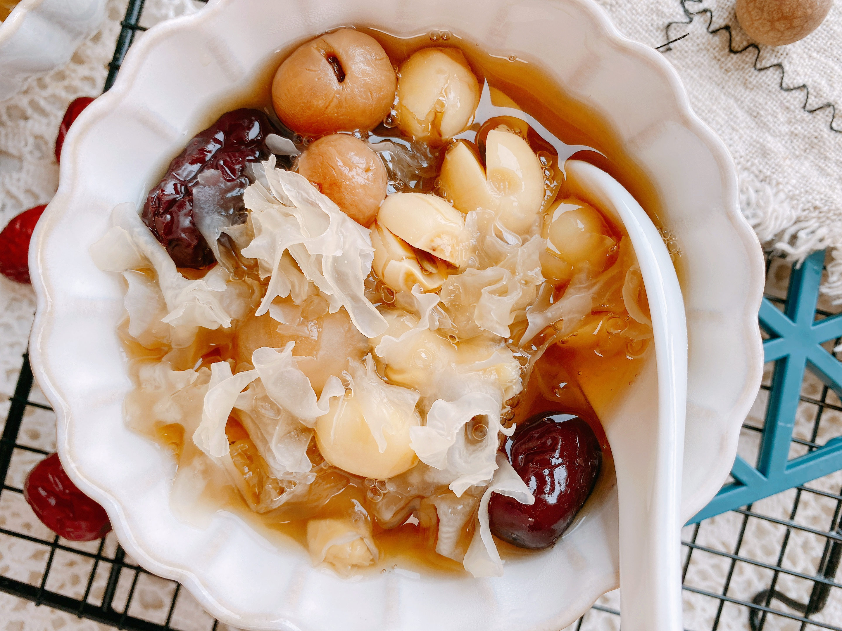 入夏后要給家里人多做這甜湯，美容養顏，趕走暑氣，比喝冷飲健康
