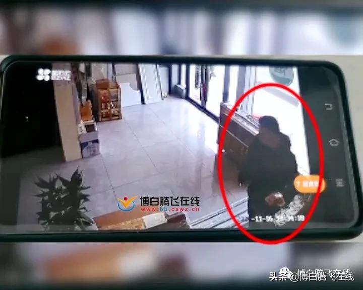 气愤！男子在博白某商店偷拿两条香烟后还淡定向店主买了一包烟