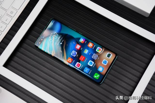 手机口碑榜前十名：华为Mate40无缘，荣耀手机登