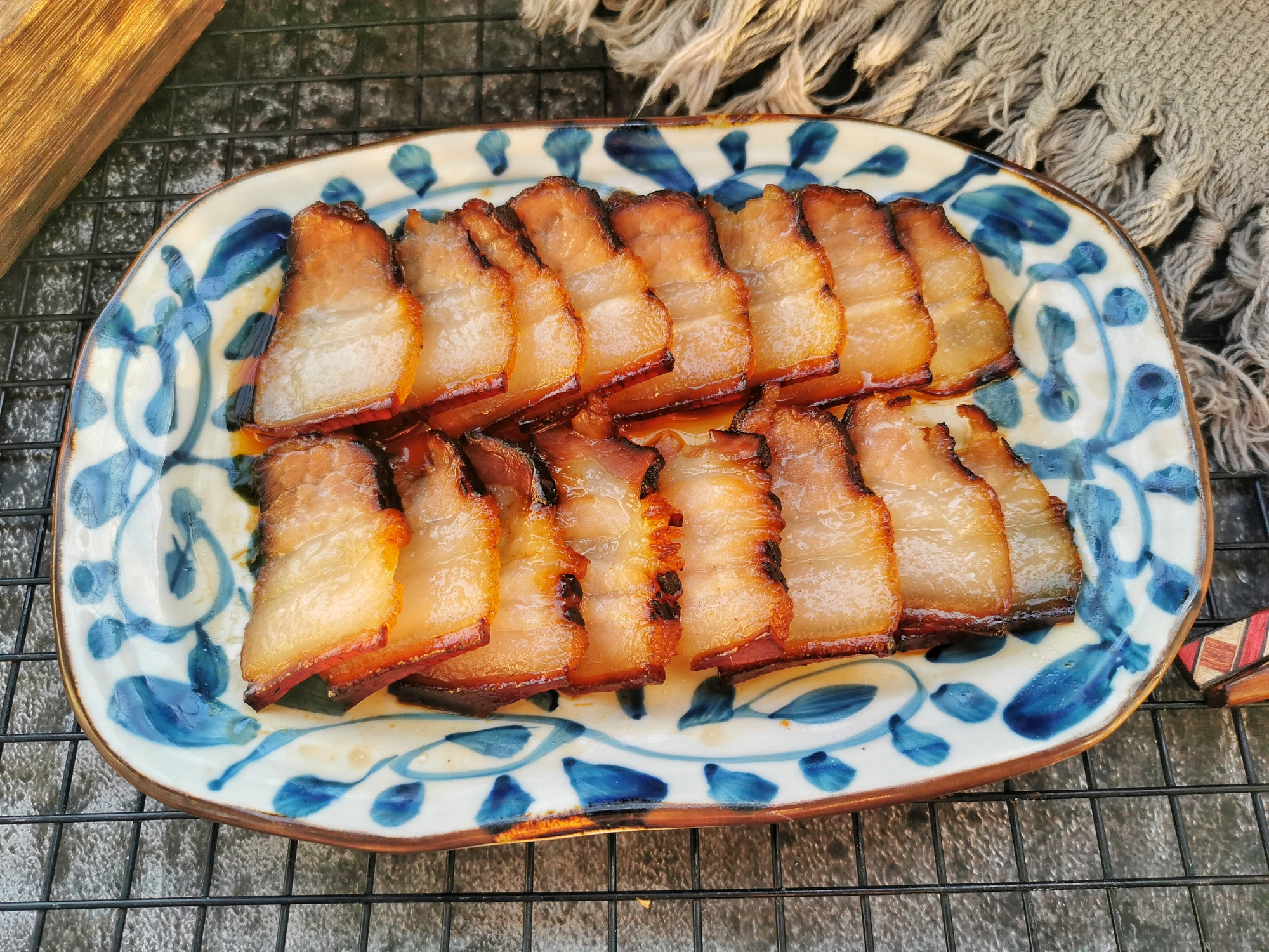比臘肉好吃的醬油肉，簡單兩步就完成，無需煙熏，晶瑩剔透不油膩