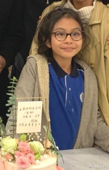 劉愷威生日派對邀請劉燁一家，諾一長大不少，有男人味兒了