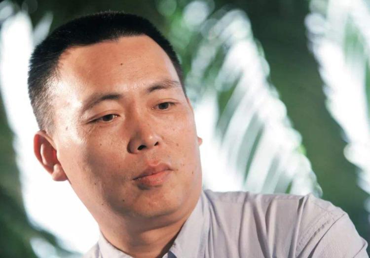 中国挣钱美国花？这3位富豪早已移民美国，却仍