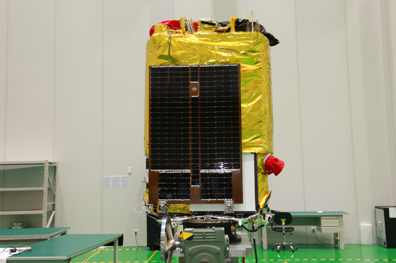 太帅了！吉林一号卫星拍到印度航母，每天刷脸