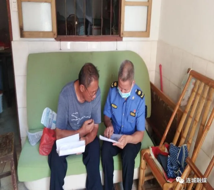 「我为群众办实事」连城县城管局：主动服务群众 助力社区疫苗接种工作