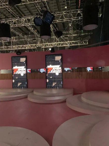 《乘风破浪的姐姐》舞台宿舍内景曝光 路透照看