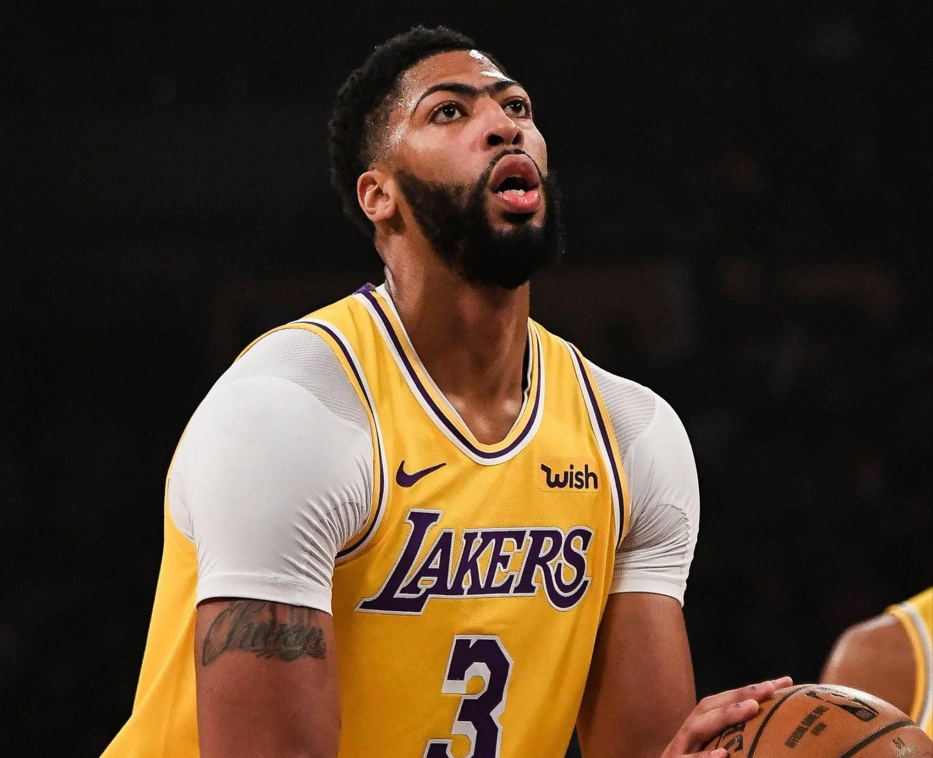 浓眉哥5年1.9亿续约湖人!詹眉同时续约 湖人彻底放弃字母哥