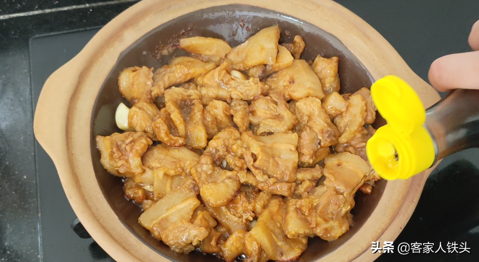 廣式生焗肉片真叫一個香，做法簡單，6分鐘出鍋，香嫩好吃又下飯