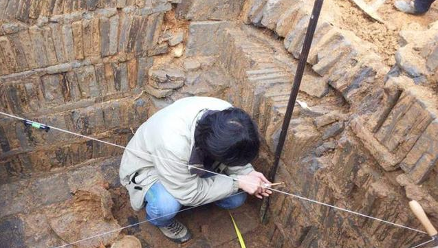 湖北挖出40把古代“冲锋枪”，至今有1700年，专家：果然是他发明