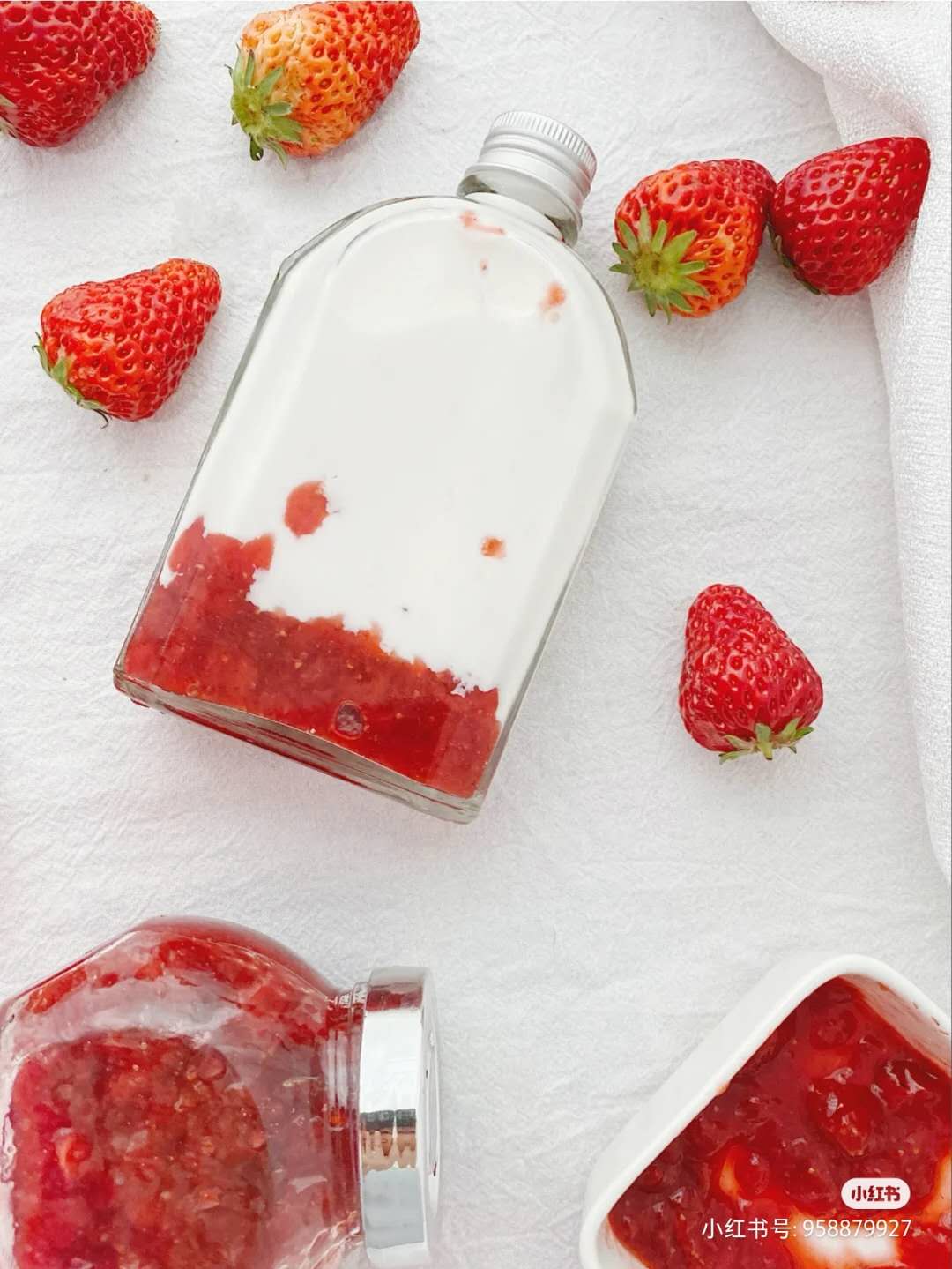 草莓酱加点这个，外面30一杯的草莓牛乳在家10元就搞定！