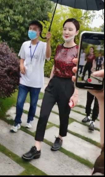 宋茜新剧开机，制片人张萌反而成亮点，参加女