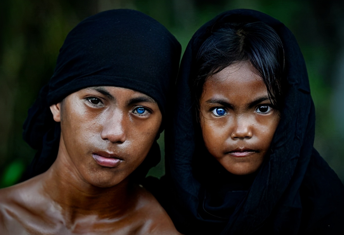印度尼西亚的一个部落中,亚洲人的眼睛一般是深黑色或棕色的,欧美人种