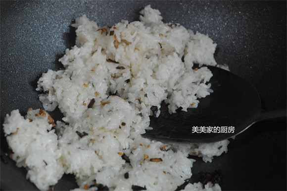 天热孩子不吃饭，多做包饭给他吃，一包一煎，低脂高蛋白，开胃