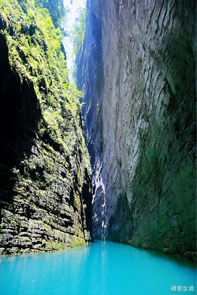 用了一个周末加两天休息时间，自驾去了一趟鄂