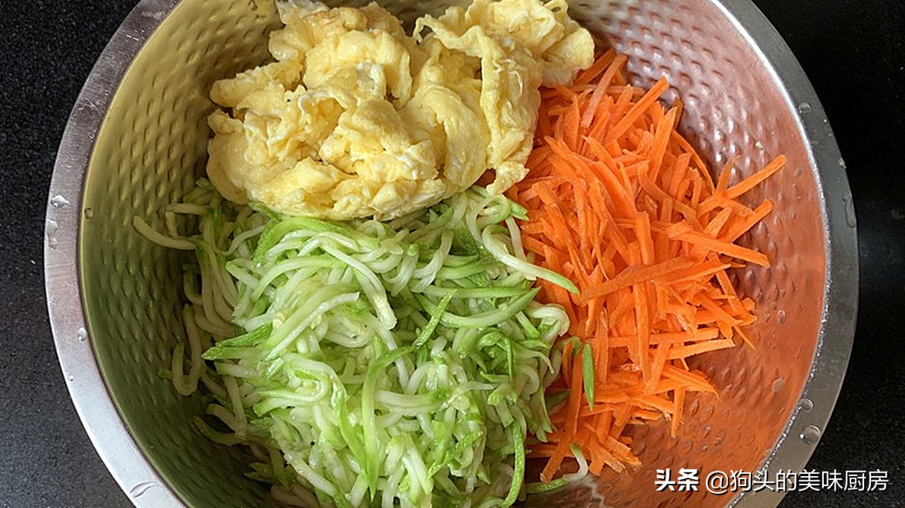 入秋后，我家这道菜经常吃，比丝瓜营养，上锅蒸着吃，太解馋了