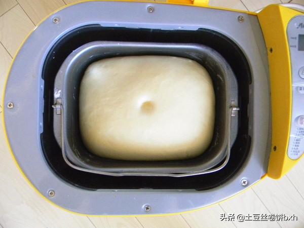 我家面包从来不买，用这个方法做，面包暄软醇香，久放不硬