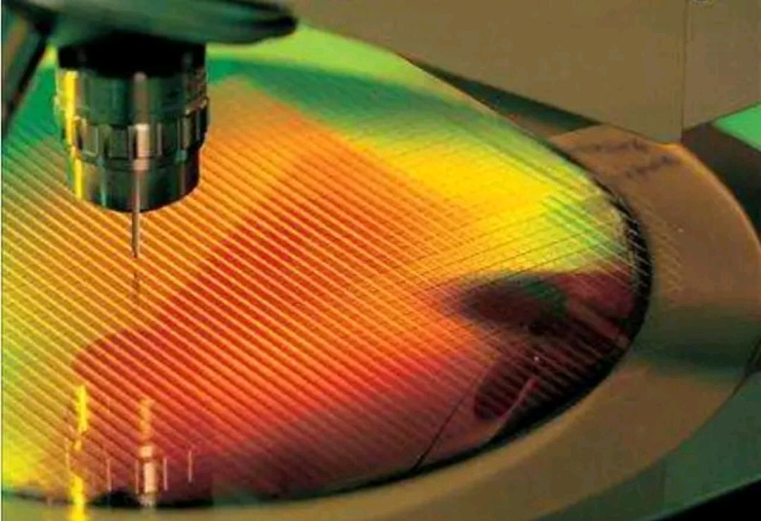 好消息！中国光刻机传来好消息，美国紧急拿出