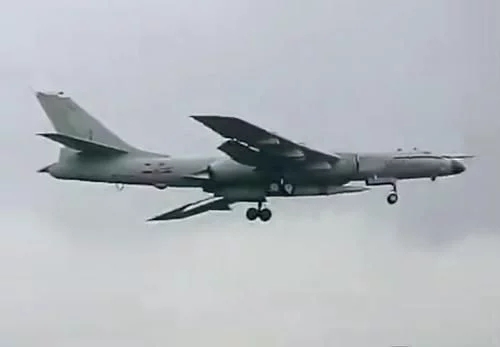 长剑-200非东风-17！应用东风-ZF 助轰-6N追猎航母