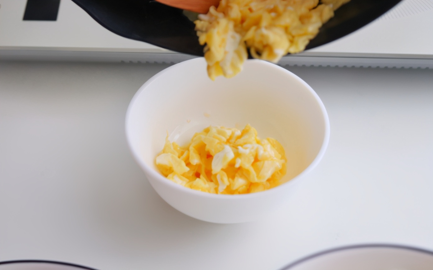 用剩饭炒一盘咖喱饭，在家也能吃出饭店的味道，连吃2碗都不够