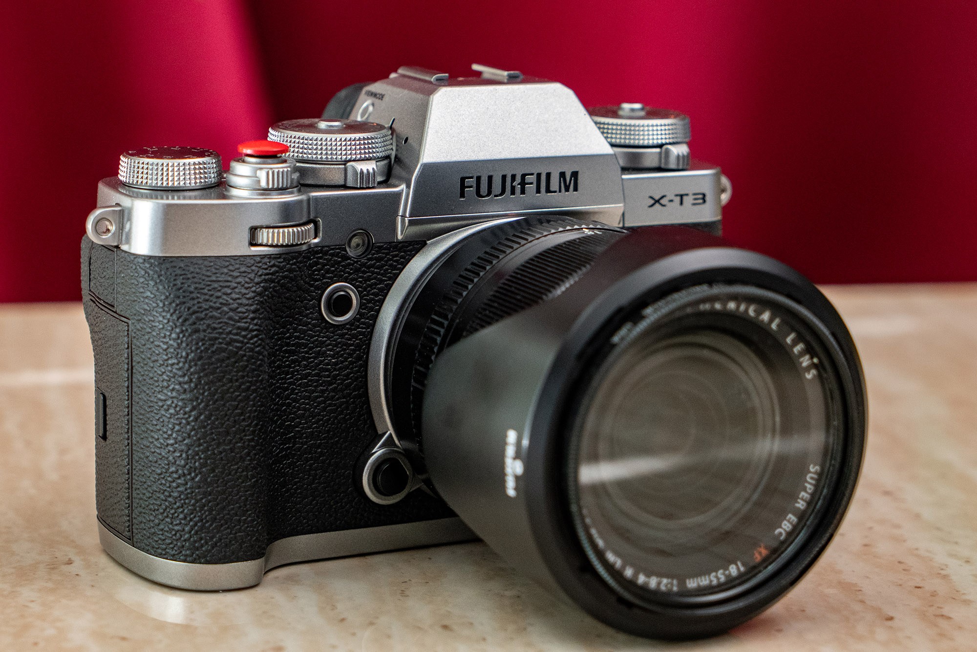 Fujifilm X-T3与Fujifilm X-H1：哪种微单相机才合适您？