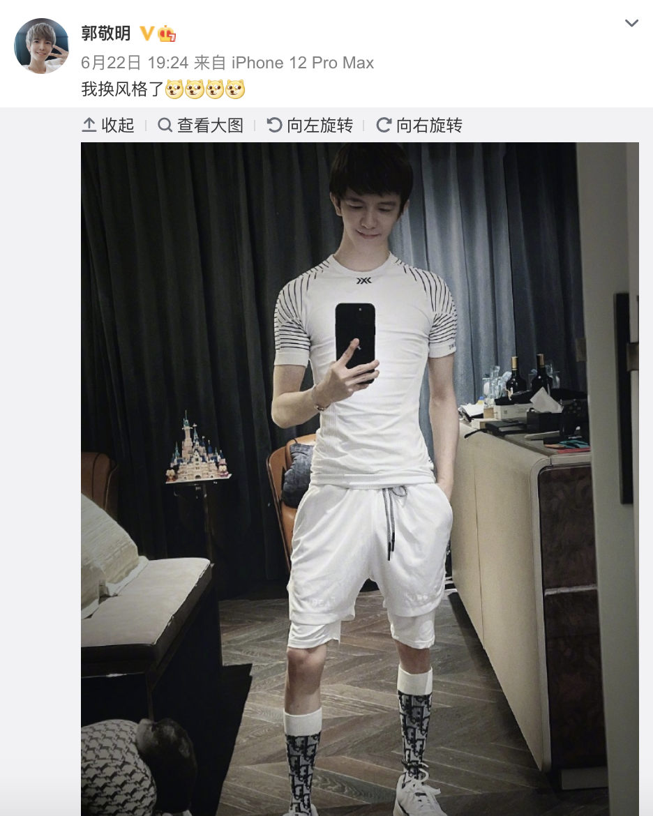 霍思燕晒儿子吃雪糕，嗯哼近期瘦出瓜子脸，网友直呼越来越像杜江