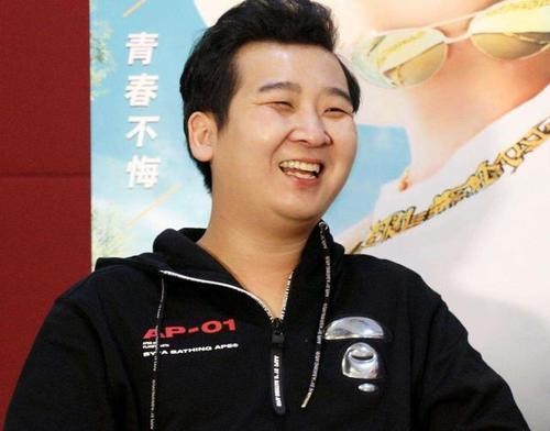 侯高俊杰：9岁搭档周杰伦上春晚，为成名父母卖房，他现状如何？