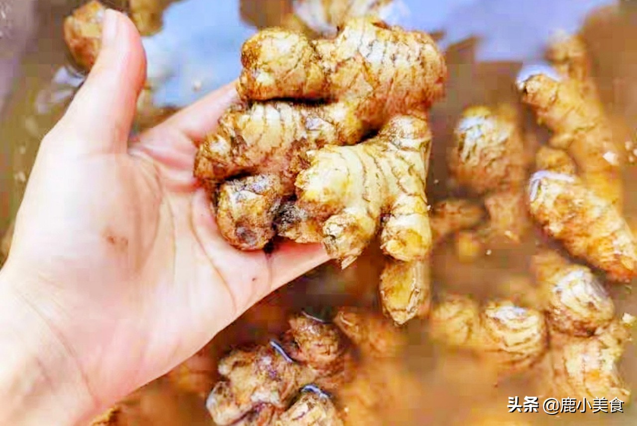 生姜太多不好保存？教你2个储存妙招，生姜不干不长霉，依旧新鲜