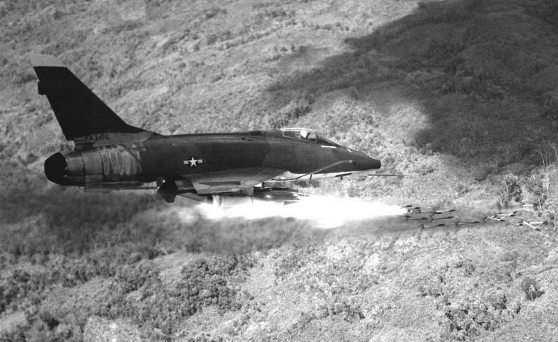 百系经典（一）：痛苦中开创超音速时代的F-100战斗机