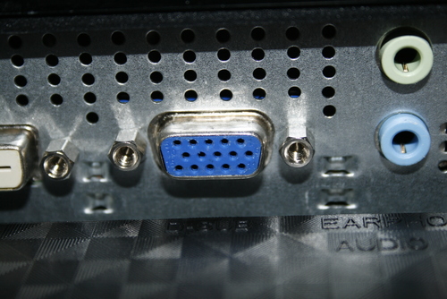 显示器接口怎么选？对比四种主流类型，购机时你可千万不要挑错了