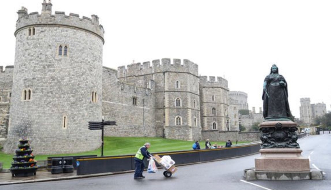 英国王室今年要没钱了？女王把最爱庄园改电影院，子孙卖隐私捞钱