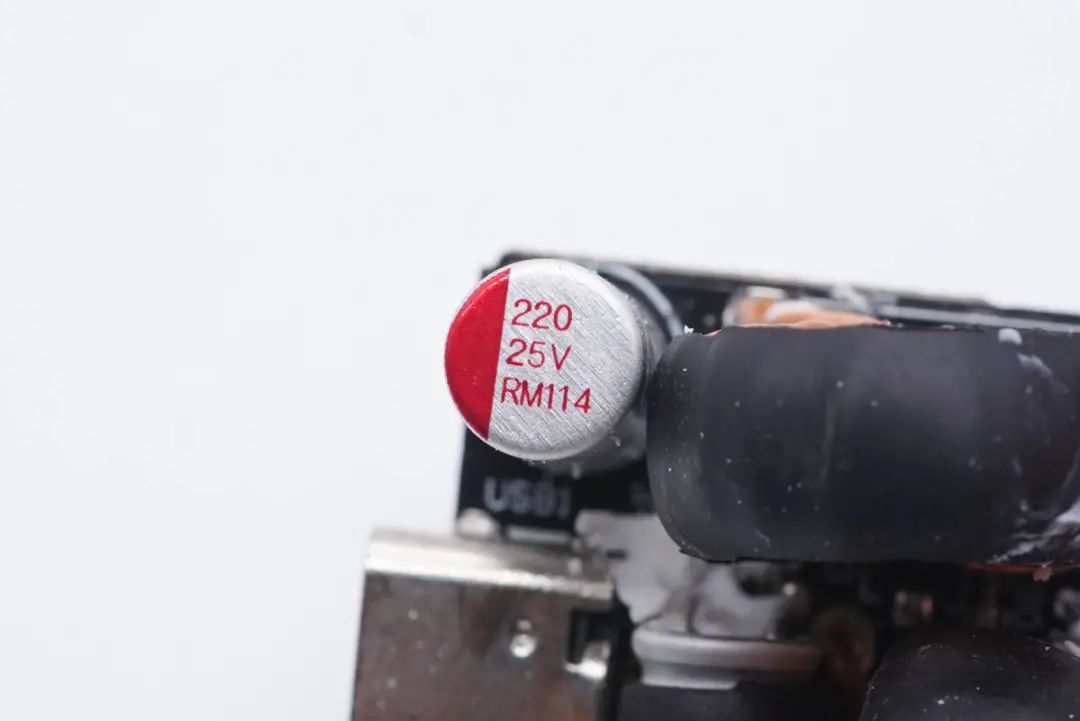 加油中国芯！拆解一款国产GaN器件的65W氮化镓快充