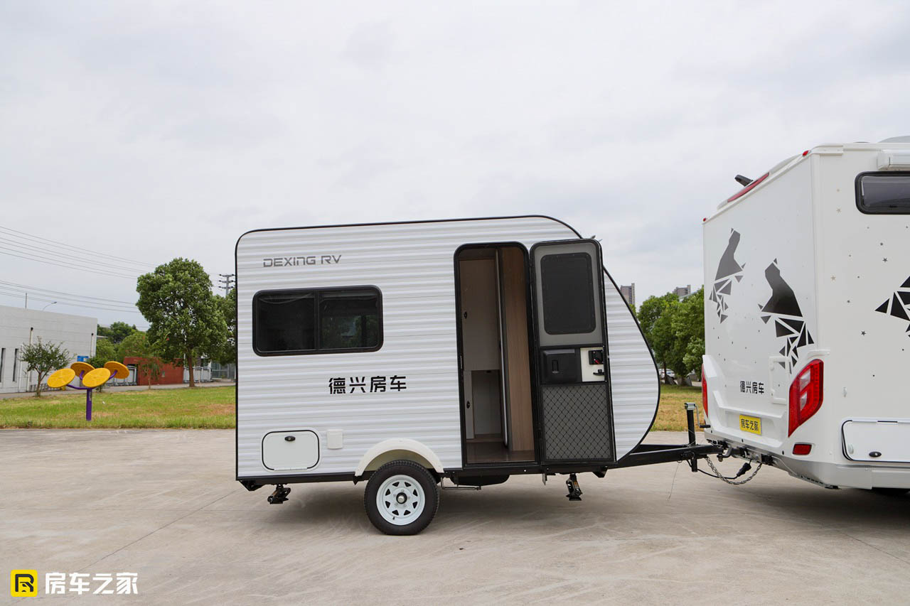 买一辆送一辆德兴大熊座无拓版房车买就送拖挂