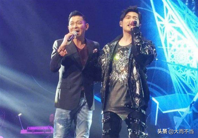 惊喜！刘德华压轴出场致敬白衣天使，与周杰伦