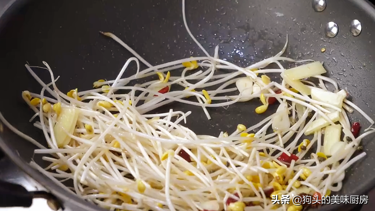 麵條別煮著吃了，教你一個做法，我家一周能吃上6回，比肉還香
