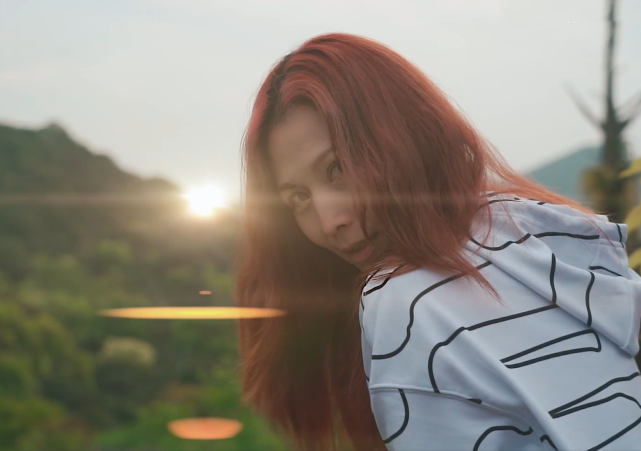 張晉曬一家五口幸福出遊，蔡少芬再現坑娃日常，兒子被嚇到大哭