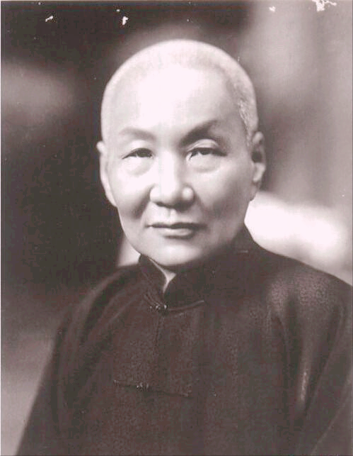 杜月笙真的是一些人笔下的那种“完人”吗？