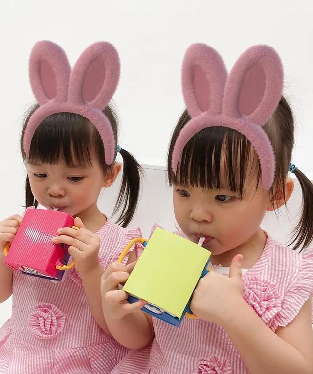 熊黛林老公和女儿逛超市，对女儿温柔有耐心，父女三人背影超有爱