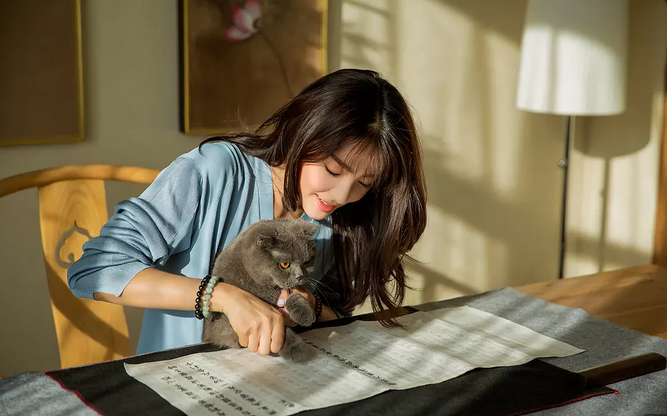 购物的诱惑力，让张雨绮都抵挡不住！其中少不