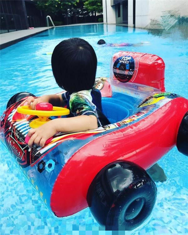 林志颖上亿豪宅有多豪？客厅摆法拉利做装饰，