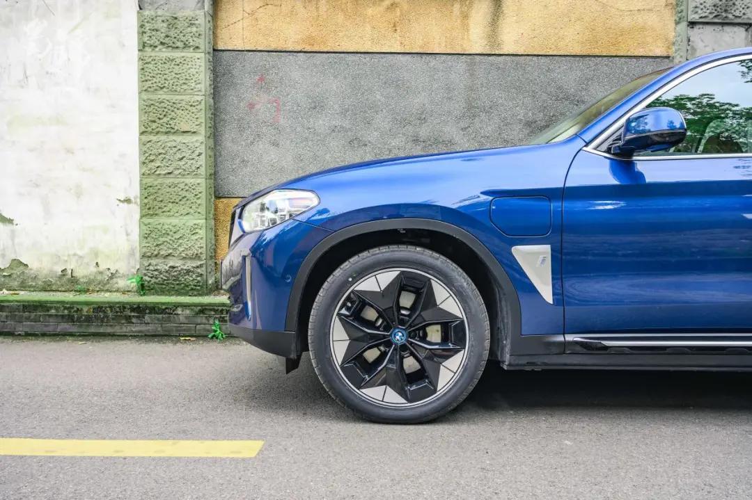 宁缺毋滥—试驾宝马iX3